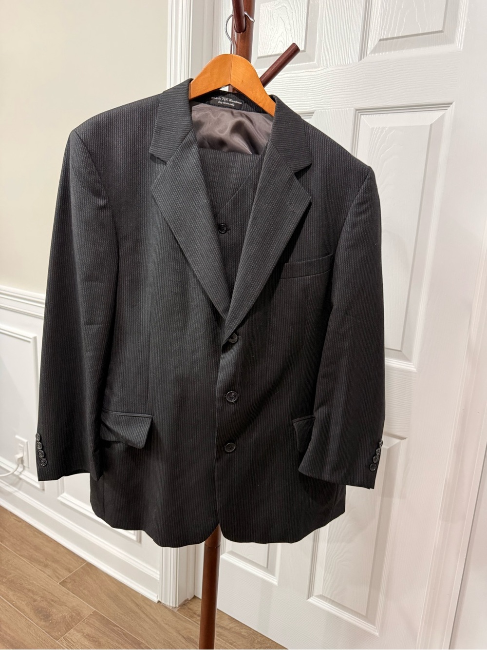 Men's Charcoal Pinstripe Three-Button Three piece Suit Set S44 - Picture 6 of 9